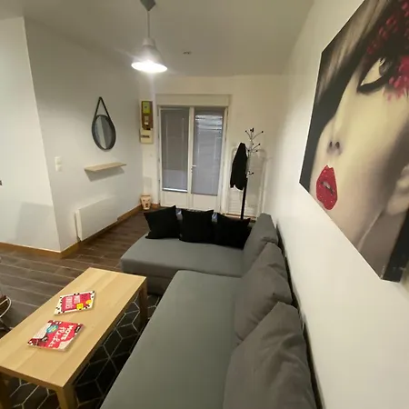 Agreable Appartement In Montmartre Paris Exterior foto